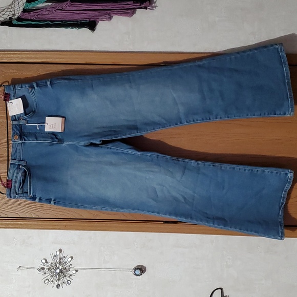 LC Lauren Conrad Denim - NEW Hi rise Flare Jeans